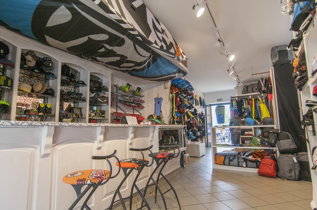 Campione del Garda Surf House Albergue Pieve  Exterior foto