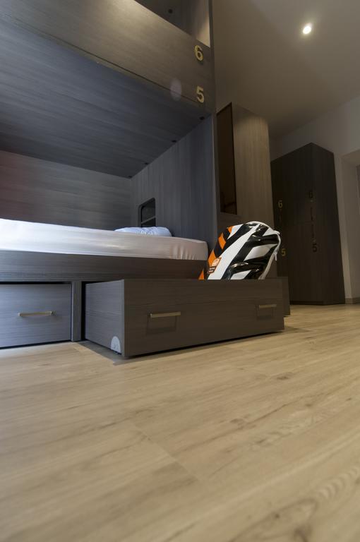 Campione del Garda Surf House Albergue Pieve  Exterior foto